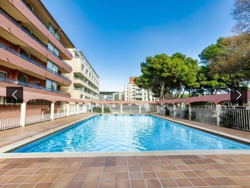 Apartamento Familiar トレリャ・デ・モングリ エクステリア 写真